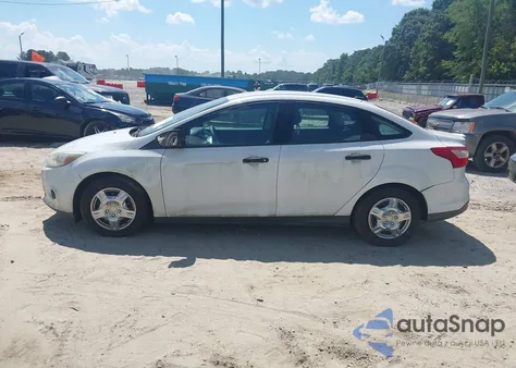 2012 Ford Focus S z USA, uszkodzony, nr VIN 1FAHP3E29CL472765